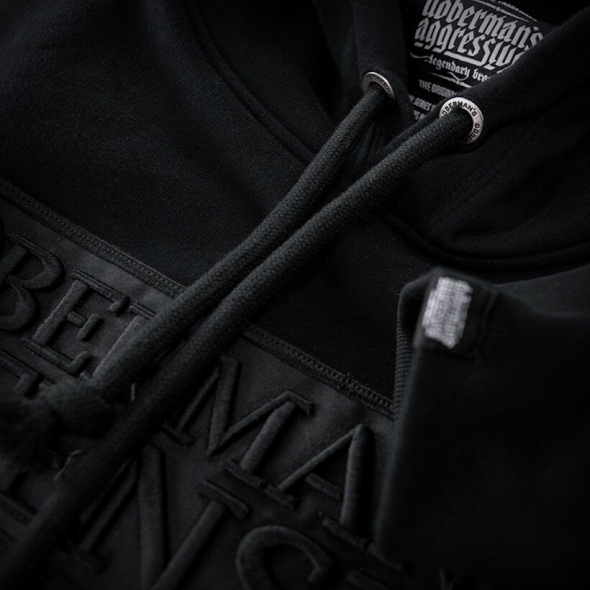 West_City-Dobermans_Aggressive_Худі_Чорне_Doberman's_Offensive