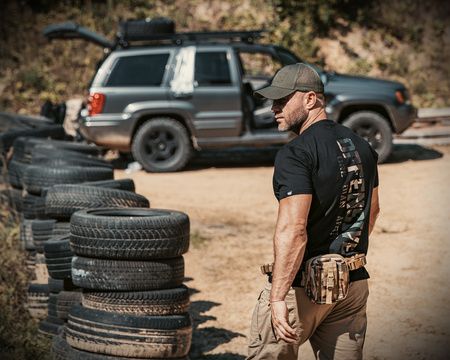 West_City-Dobermans_Aggressive_Футболка_One_Man_Army_Чорна