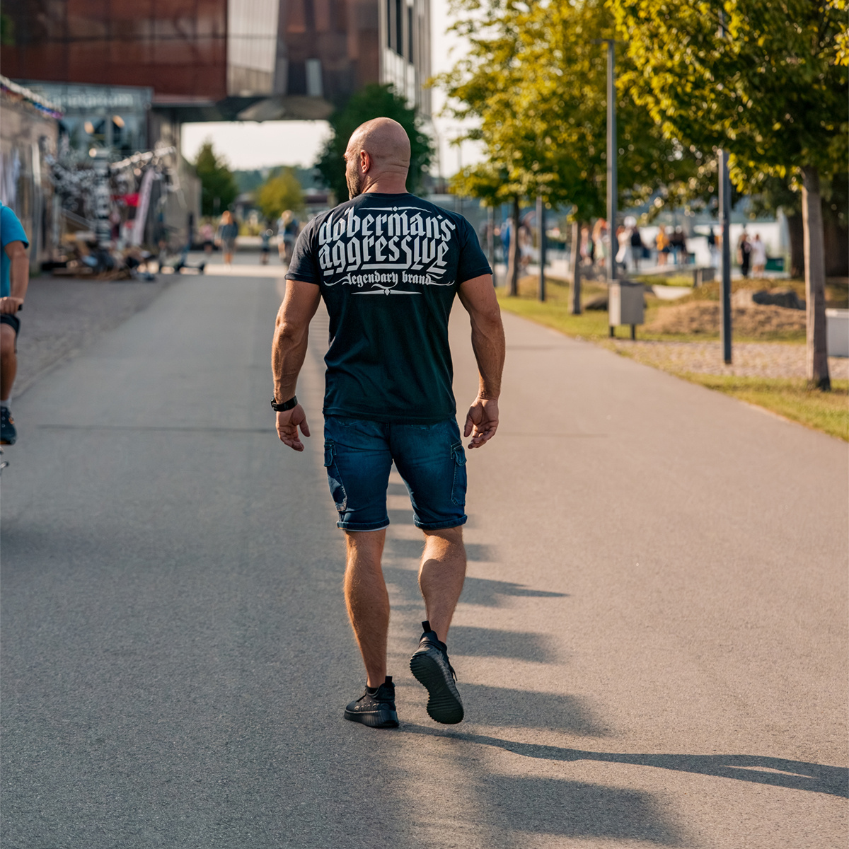 West_City_Dobermans_Aggressive_Футболка_Swelling_Logo